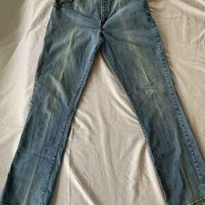 Authentic #WPL-423 Levi’s 550 relaxed boot cut size 12